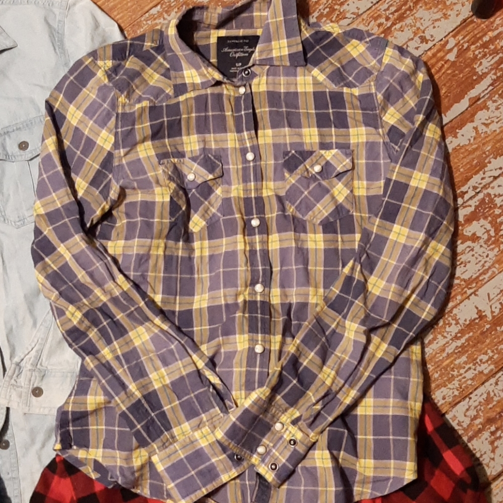 American Eagle Button Up Shirt
